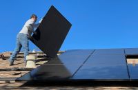Kan ik zonnepanelen op mijn dak leggen? En wat levert dat op?