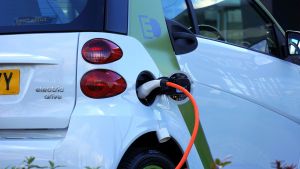 Elektrisch rijden wordt steeds goedkoper